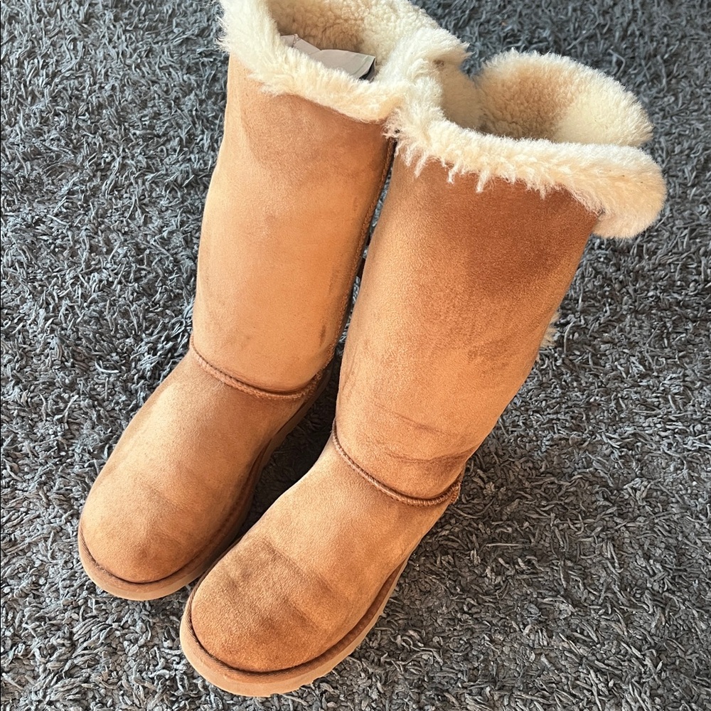 😍UGG Tan Sheepskin Boots